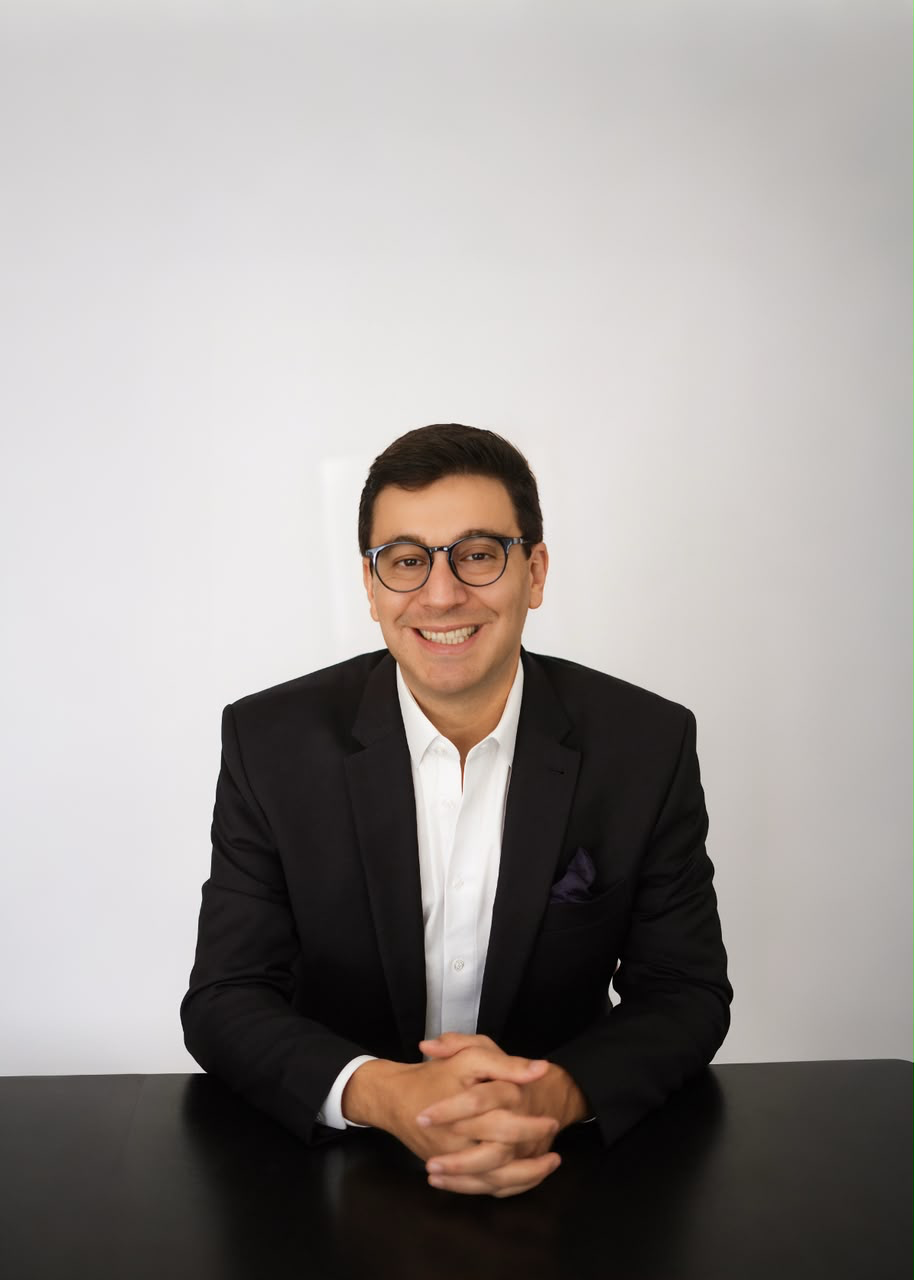 Dr. Daniel Buttros